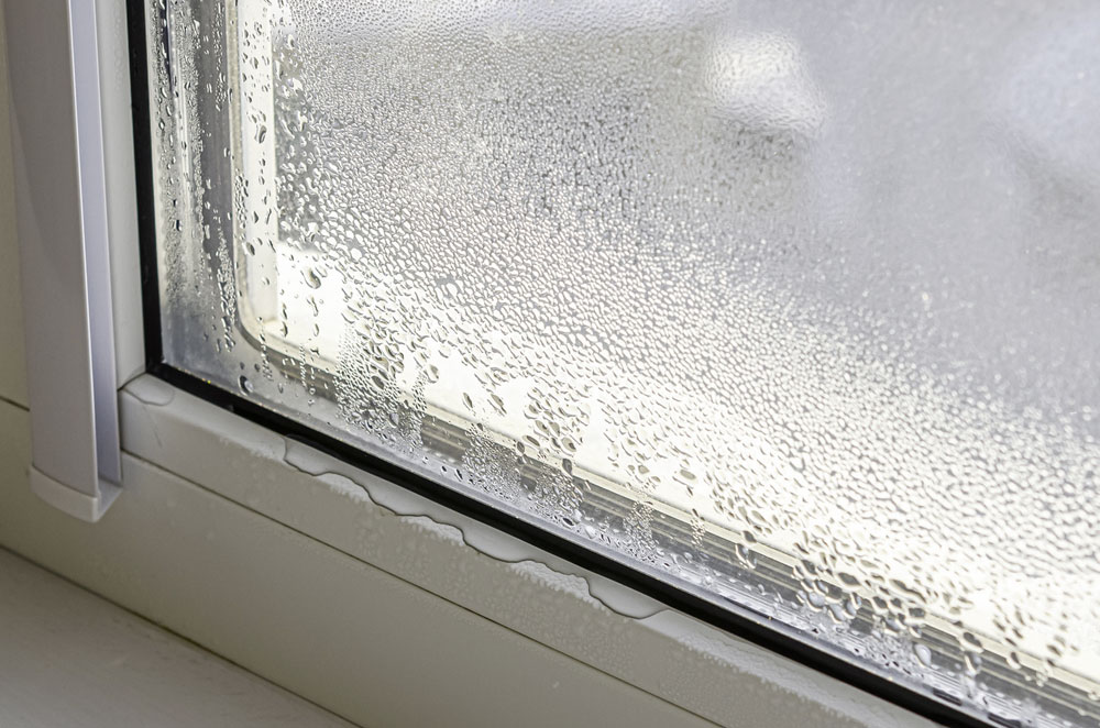 Ablakpárásodás megelőzése. Miért párásodik az ablak üveg?